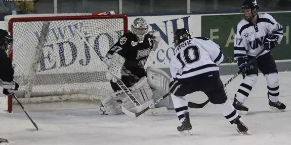 Lavoie Scores Twice On Senior Day, But Women's Hockey Upended 4-2 By Providence Image