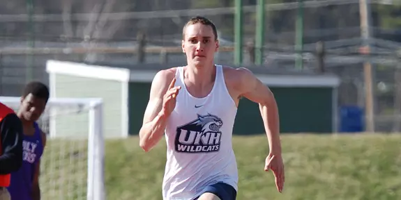 Men's Track & Field Places Second at Holy Cross Image