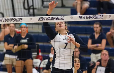 Volleyball Wins Fourth Straight with Sweep Over Dartmouth Image