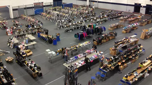 UNH Ski Sale