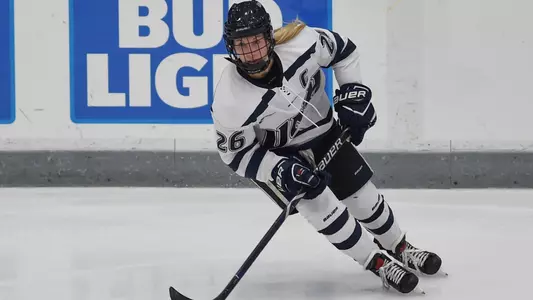 Toews_Carlee_7455.jpg