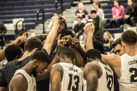 Team_Huddle_3540