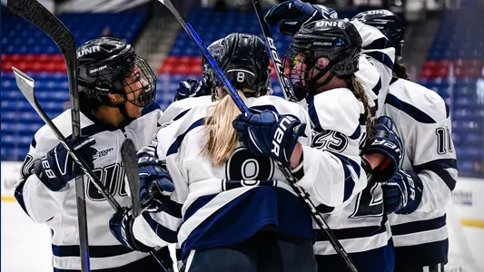 team celebrate_CYW4349