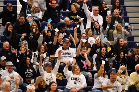 Fans Cheer in Blue-White Meet