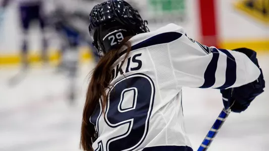 Sadie_Makokis_12.1.23 Holy Cross WHockey-LMurphyFinals-19.jpg