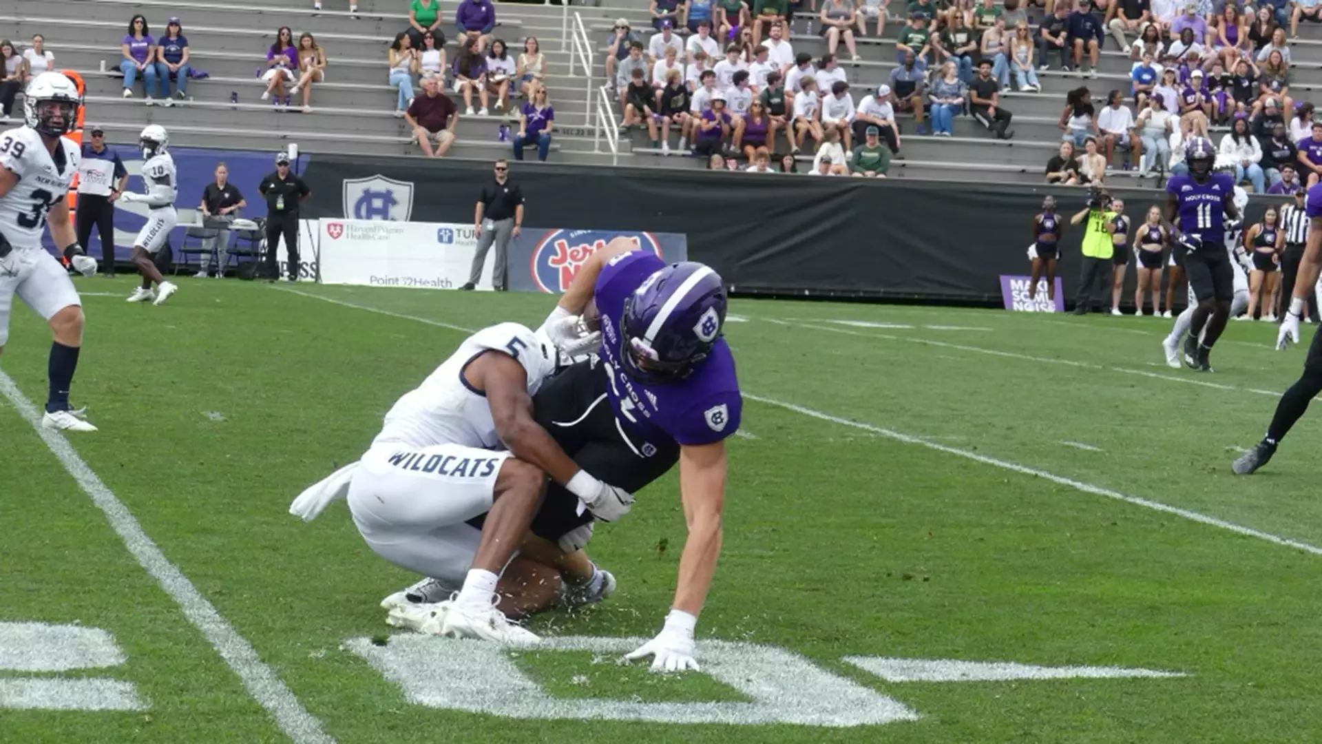 Wande Owens wraps up for a stop.