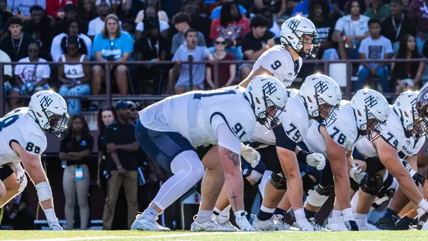 team_O-line_P75A3436