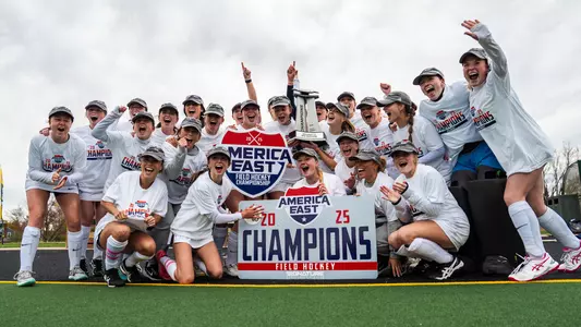 team celebrate_AW_1107_AEChampionship_FHOC_471