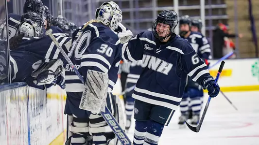 team celebrate_UNH P3-15_Alyson Hush