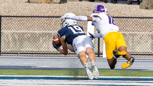 Ryan Blagg_TD catch_rp_NHvAL_004871A