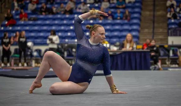 Gwen Ockerbloom on floor exercise