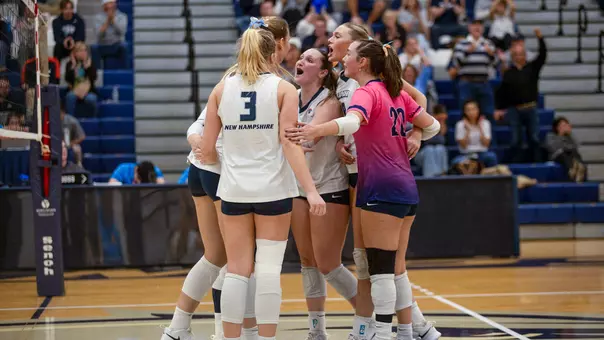 VB team huddles after a point