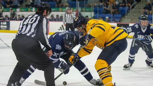 UNH Men's Hockey at QU
