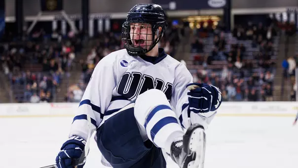 Men's Hockey vs. UMASS