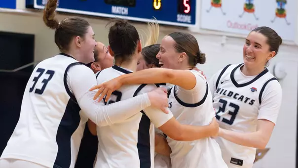 team celebration_wbb 2_28-47_cMartins
