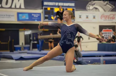 Riley Himes on Floor