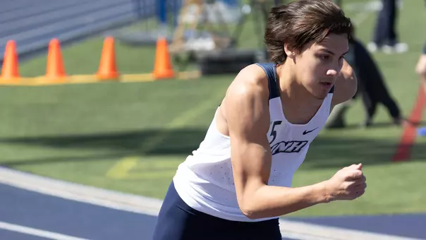 Nathan Fletcher at the start of the 400m dash_2026 Jim Boulanger Invitational