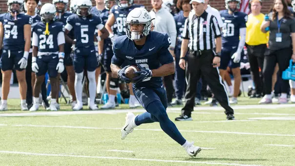 JaCarree Kelly running after catch in the 2026 game vs. #25 Harvard
