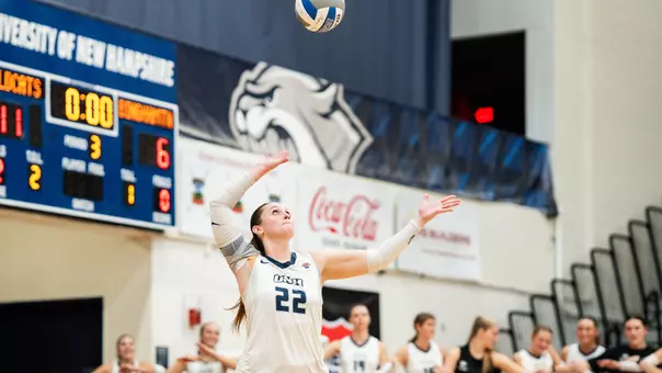 Jessica Shattles makes a serve.