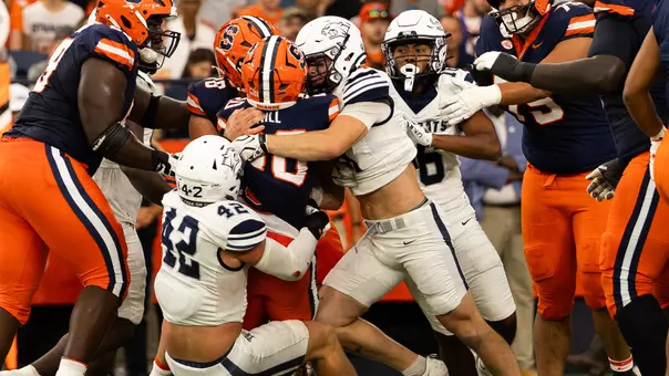 Defense makes the stop at Syracuse_090526