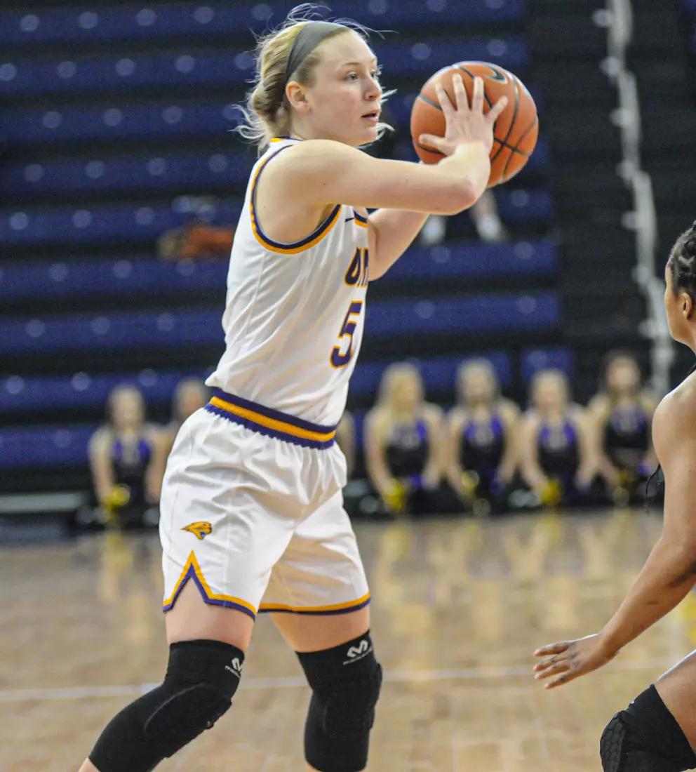 UNI Women's Basketball Tops Bradley.