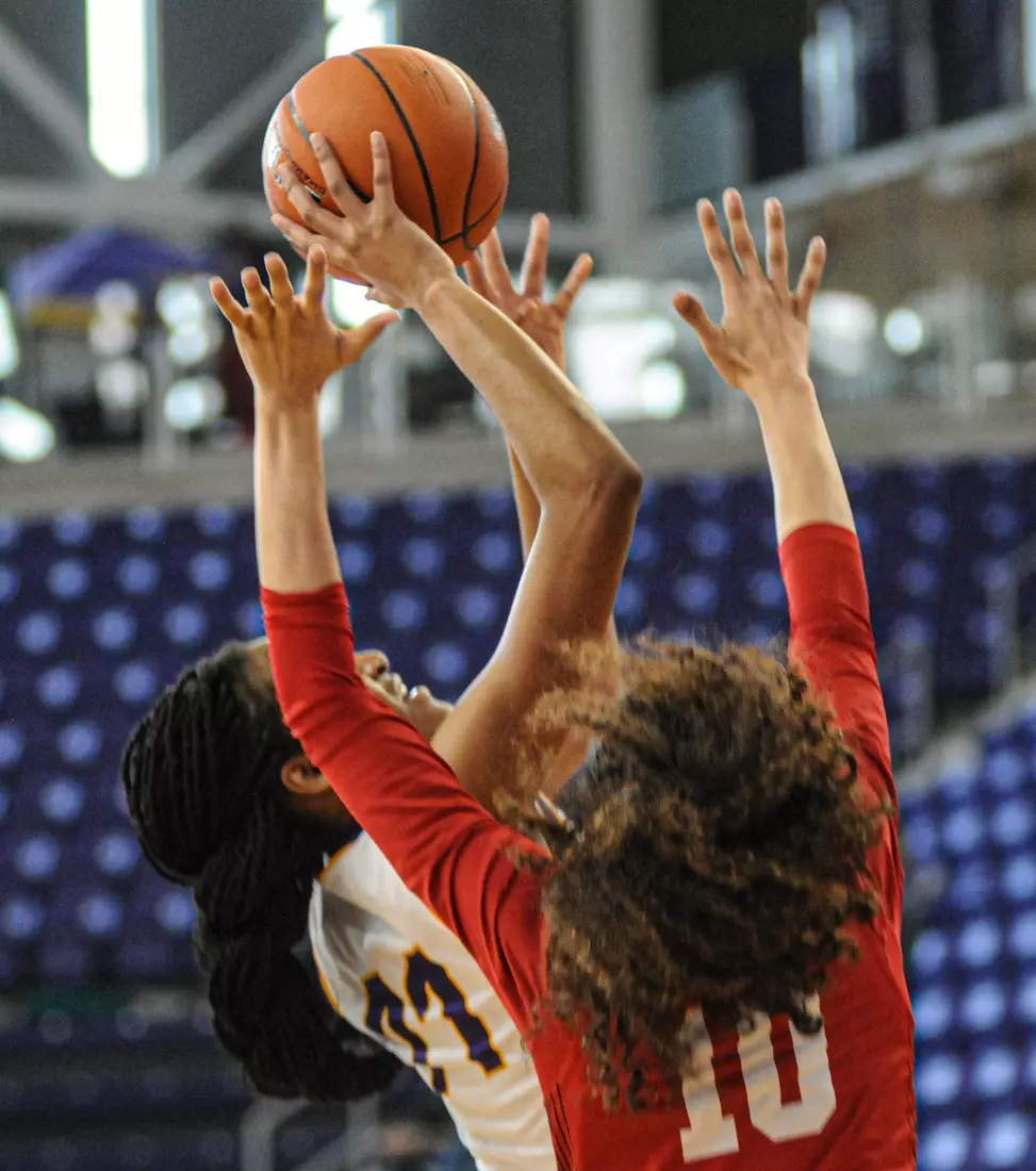 UNI Women's Basketball Tops Bradley.