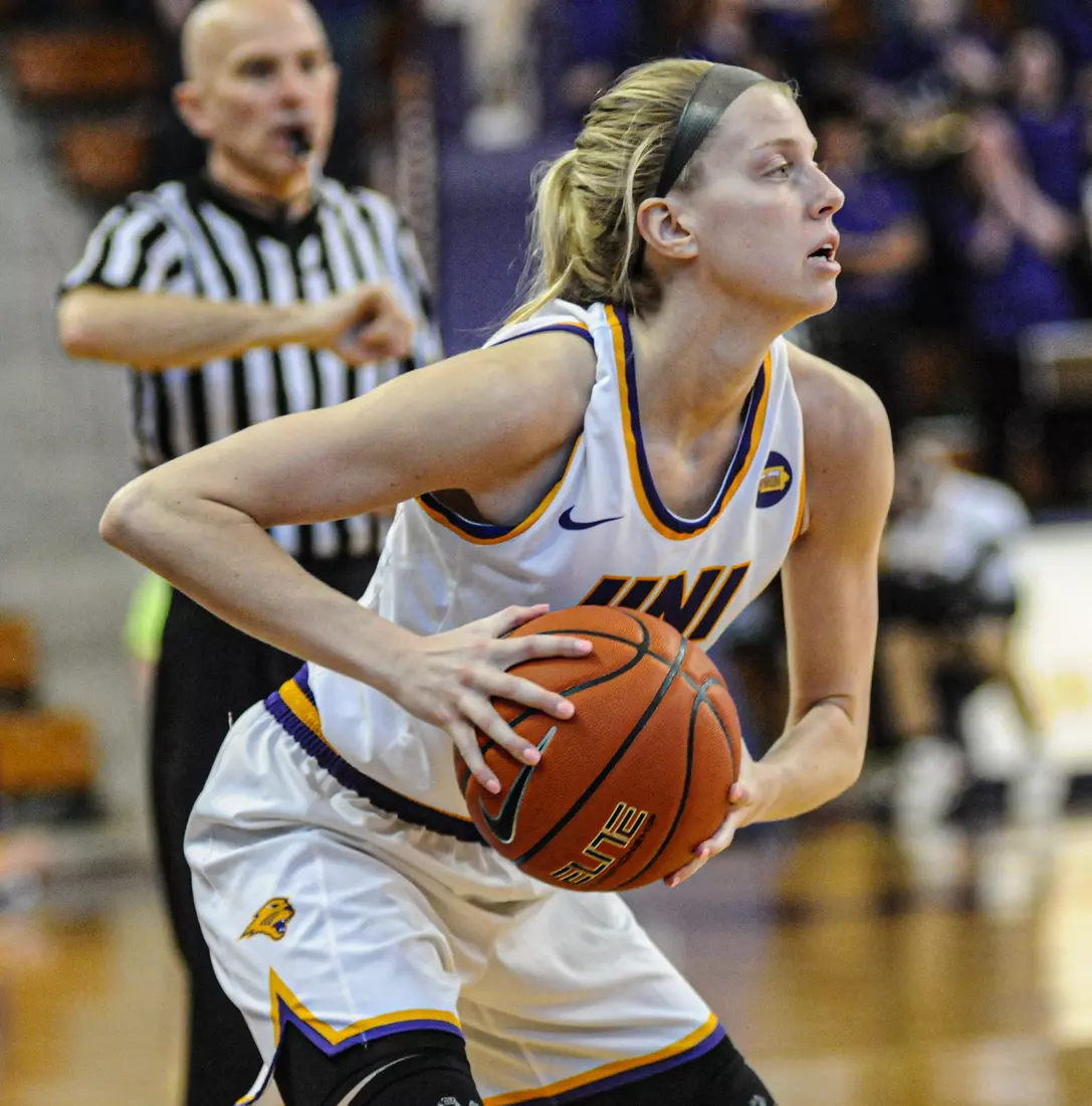 UNI Women's Basketball Tops Bradley.