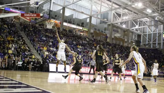 Iowa Edges UNI, 78-74; Panthers Set Attendance Record
