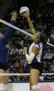 Sampson's Career-High 27 Kills Leads UNI to Thrilling 3-2 Win over Creighton