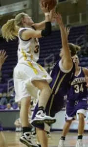 Drake Tops UNI in MVC Quarterfinal, 68-57