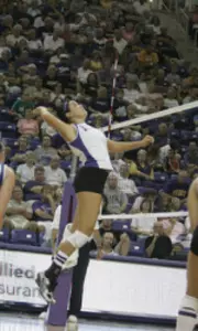 Saint Louis Edges UNI, 3-2