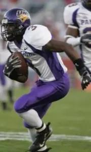 Dokes Signs Deal With CFL's Saskatchewan Roughriders