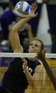 Volleyball Sweeps Bradley