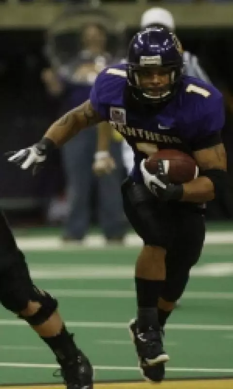 Spiders Stun Panthers, 21-20