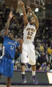 Evansville Stops UNI, 70-62