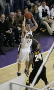 Bradley Tops UNI, 75-73