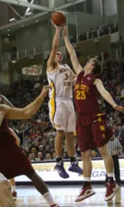 Koch's Putback Lifts UNI to 69-67 Double Overtime Win at Illinois State