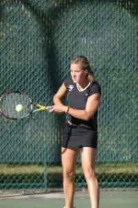 Tennis Team Fights Off Western Illinois 6-1