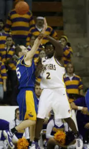 Viet's Long-Range Barrage Powers UNI to 85-53 Rout of UMKC