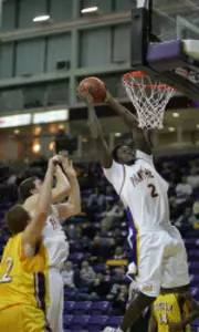 Late Surge Pushes UNI Past Loyola, 61-50