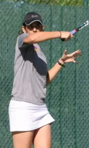 Drake Defeats UNI in MVC Opener, 6-1