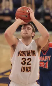 Milwaukee Edges UNI, 65-63