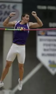 Hosch Breaks Own School Record, Punches Ticket to Oregon