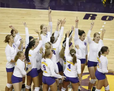 No. 11 UNI Volleyball Sweeps Sycamores For 13th Straight Win