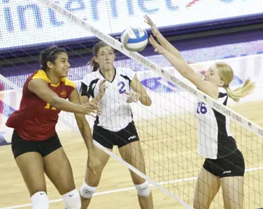 Panthers' Senior Day Sweep Of Drake Clinches MVC Title Outright