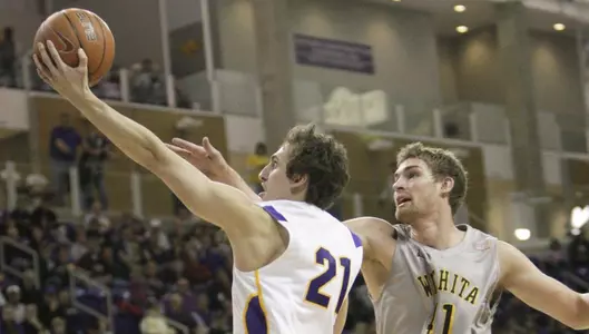 Wichita State Rallies For 71-68 Win Over UNI