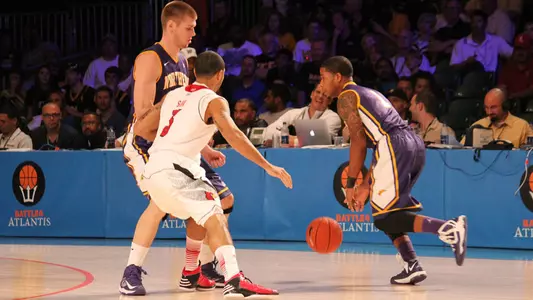 #2 Louisville Hangs On For 51-46 Win Over UNI