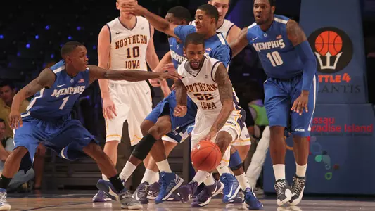No. 19 Memphis Edges UNI in Bahamas, 52-47