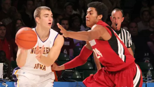 Panthers Win Fifth Straight Defeat Drake, 71-64