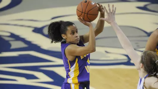 Panthers Prevail to Sweep Season Series vs. Drake, 68-66